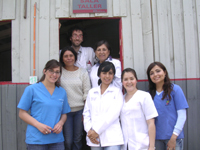 La delegación de Odontopediatría de la Facultad, estuvo compuesta por el Dr. Marcelo Valle, la Dra. Gisela Zillmann y las alumnas Alicia Lichtemberg, Viviana Mieres, Carolina Andreucic y Melissa Lorca