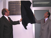 El Decano Julio Ramírez, junto al Rector Víctor Pérez, inauguran la remodelación de las Clínicas de la Escuela de Graduados, con lo que se inicia las celebraciones del su Cincuentenario.