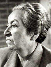 El 15 de noviembre de 1945 es otorgado el Premio Nobel de Literatura a Gabriela Mistral 