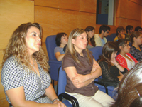 Los asistentes a la Clase Magistral del Decano de Odontología repletaron el Aula Magna de la Facultad.