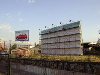 La pintura monumental se ubica en la intersección de las calles Vicuña Mackenna e Isabel Riquelme.