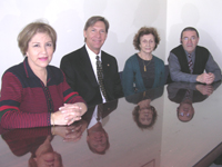 En la fotografía, de izquierda a derecha; Dra. Pabla Barrientos; Dr.William Rohel; Dra. Susana Encina, Directora de Escuela de Pregrado  y Dr. Luis Godoy, Director Clínica Odontológica