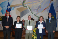 Director del INAP, Prof. Eduardo Dockendorff, Julieta Barrios, Prof. Carlos Miranda, Silvia Zúñiga, y Rector Víctor Pérez 