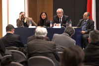 Temas como la democracia, la descentralización, el desarrollo y la equidad fueron tratados en el Seminario "Pensando Chile en el Bicentenario". 