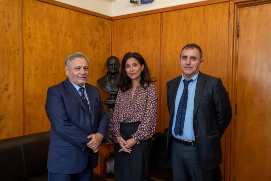 Decano Facultad de Derecho, Pablo Ruiz-Tagle, Directora de Derecho Science Po, Soraya Amrani-Mekki, Vicedecano Facultad de Derecho, Francisco Soto Barrientos.