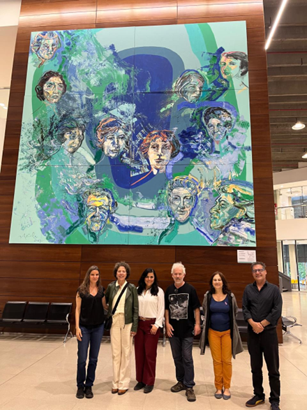 La Dra. Valeria Levi, Vicedecana de la Facultad de Ciencias Exactas y Naturales, la Sra. Margarita Ahumada, Directora de la Dirección de Relaciones Internacionales FMED-UCH, la Dra. Fabiola Osorio, Profesora Asociada del Núcleo Interdisciplinario de Farmacología e Inmunología del ICBM, el Profesor Alejandro Colman del Departamento de Fisiología y Biología Molecular (FBMC), la Dra Adali Pecci, Directora IFIBYNE, y Dr. Emilio A. Herrera, Director del ICBM, en su visita a la Facultad de Ciencias Exactas y Naturales de la UBA.